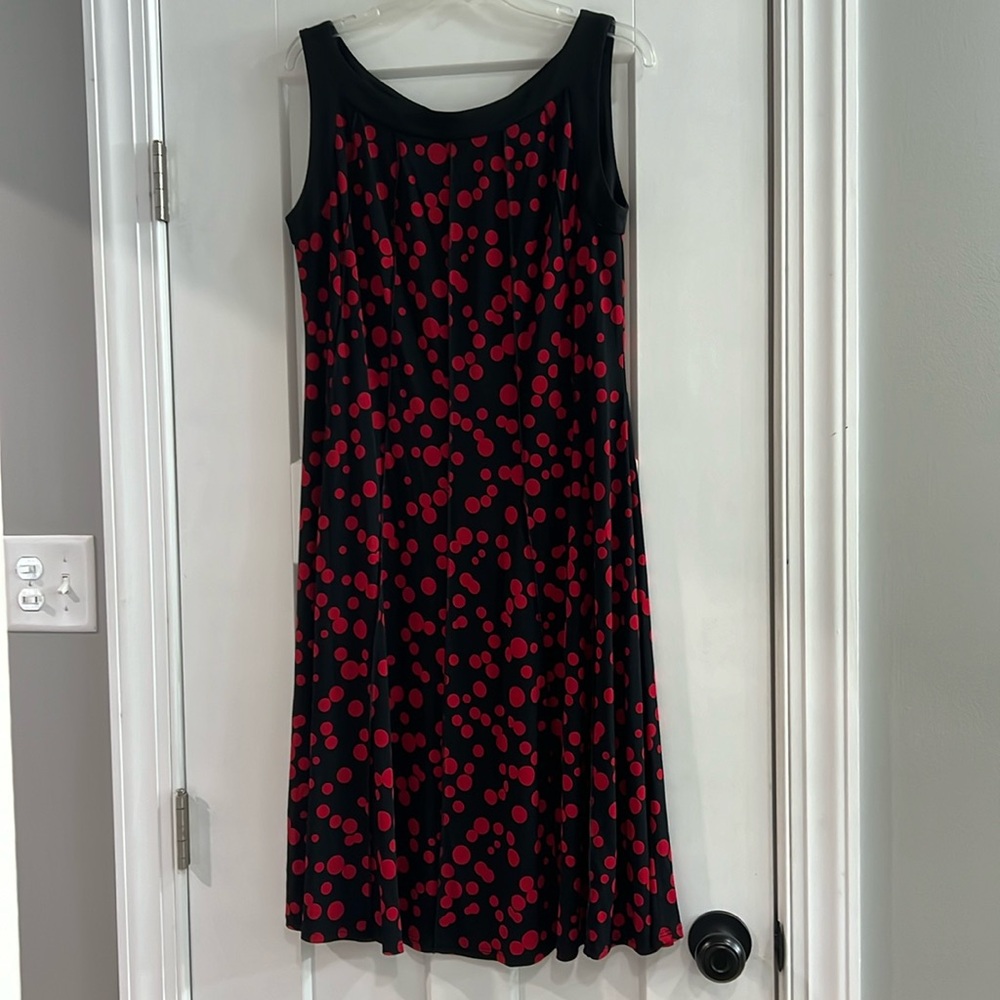 Sleeveless drop waist dress; knee length size 14W very flattering